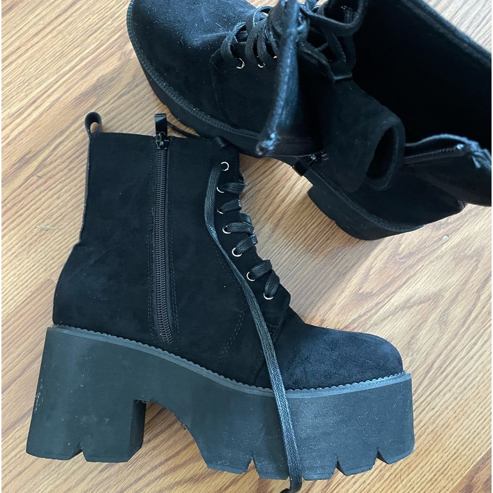 Talc Shoes. Size 8